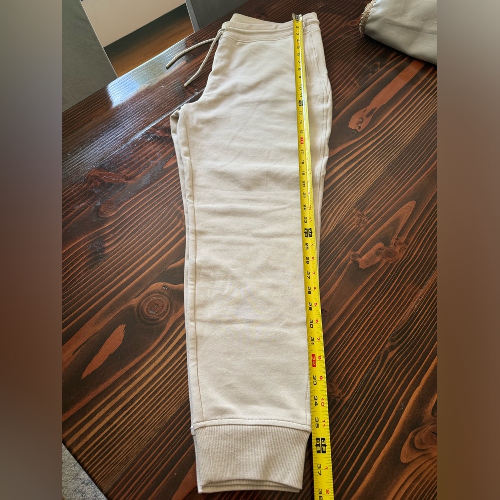 Women’s Large Old Navy Sweatpants - Picture 5 of 5
